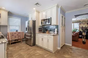 34 Pine St, Hicksville, NY 11801 - Photo 13