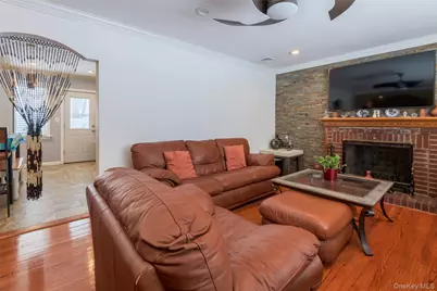 34 Pine Street, Hicksville, NY 11801 - Photo 11