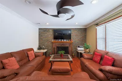 34 Pine Street, Hicksville, NY 11801 - Photo 7