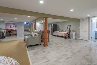 34 Pine Street, Hicksville, NY 11801 - Photo 29