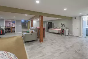 34 Pine St, Hicksville, NY 11801 - Photo 29