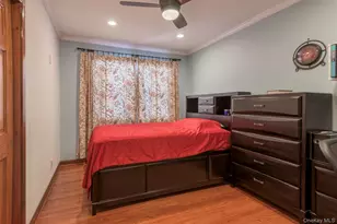 34 Pine St, Hicksville, NY 11801 - Photo 23