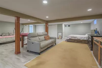 34 Pine Street, Hicksville, NY 11801 - Photo 27