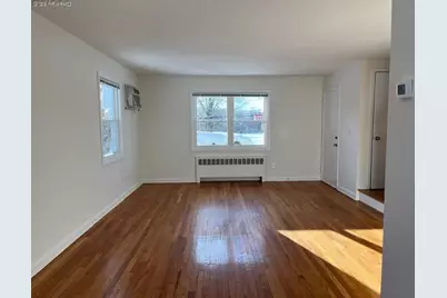 5 Shadyside Avenue #A-Right side, Port Washington, NY 11050 - Photo 3