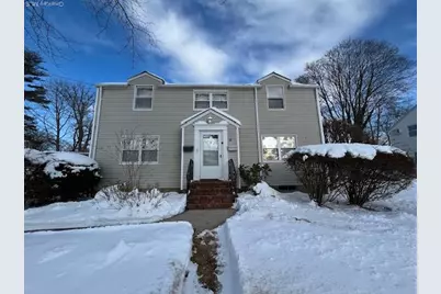 5 Shadyside Avenue #A-Right side, Port Washington, NY 11050 - Photo 1