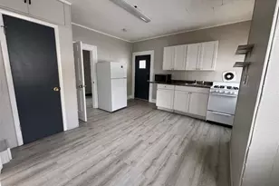 34 Hoffman St, Poughkeepsie, NY 12601 - Photo 5