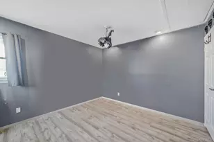 8 Sunset Ave, Wheatley Heights, NY 11798 - Photo 17