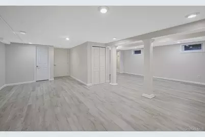 8 Sunset Avenue, Wheatley Heights, NY 11798 - Photo 19