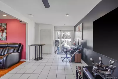 8 Sunset Avenue, Wheatley Heights, NY 11798 - Photo 11