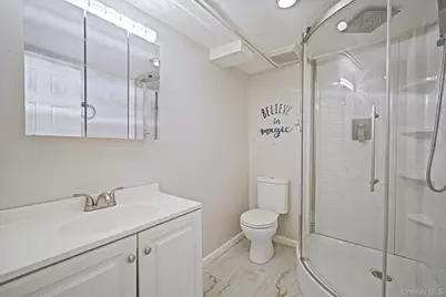 8 Sunset Avenue, Wheatley Heights, NY 11798 - Photo 21