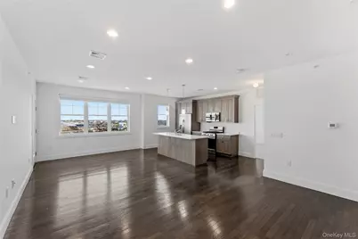 237 Marina Pointe Drive #237, East Rockaway, NY 11518 - Photo 3