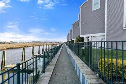 237 Marina Pointe Drive #237, East Rockaway, NY 11518 - Photo 19