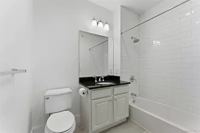 237 Marina Pointe Drive #237, East Rockaway, NY 11518 - Photo 15
