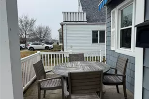 433 W Park Ave W, Long Beach, NY 11561 - Photo 3