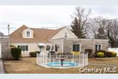 24 Whaley Street, Freeport, NY 11520 - Photo 3