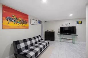 23 Pineview Blvd, Central Islip, NY 11722 - Photo 21