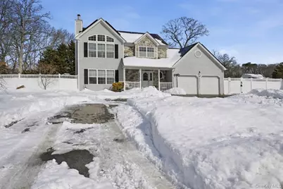 7 Harwood Way, Coram, NY 11727 - Photo 3