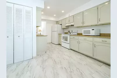 78 Santa Barbara Drive, Plainview, NY 11803 - Photo 7