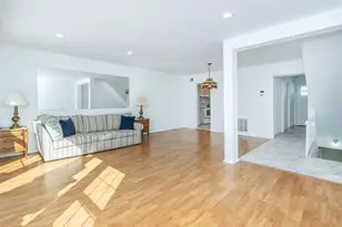 78 Santa Barbara Dr, Plainview, NY 11803 - Photo 15