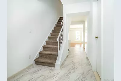 78 Santa Barbara Drive, Plainview, NY 11803 - Photo 19