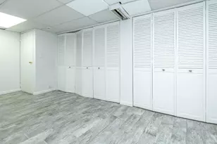 78 Santa Barbara Dr, Plainview, NY 11803 - Photo 29