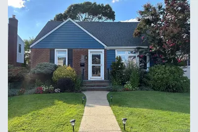 422 St Agnes Place, Franklin Square, NY 11010 - Photo 1