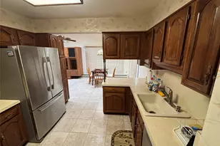 660 Hewlett St, Franklin Square, NY 11010 - Photo 11