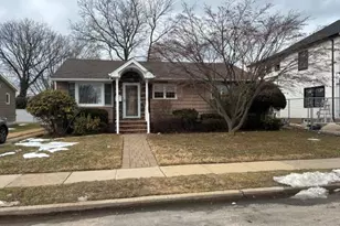 660 Hewlett St, Franklin Square, NY 11010 - Photo 5