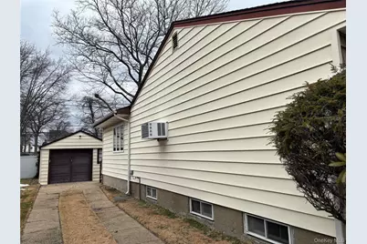 660 Hewlett Street, Franklin Square, NY 11010 - Photo 3