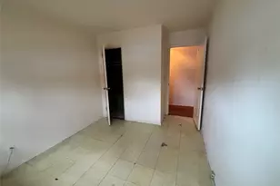 660 Hewlett St, Franklin Square, NY 11010 - Photo 23