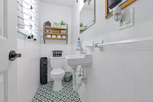 1295 Wilson Pl, West Islip, NY 11795 - Photo 19