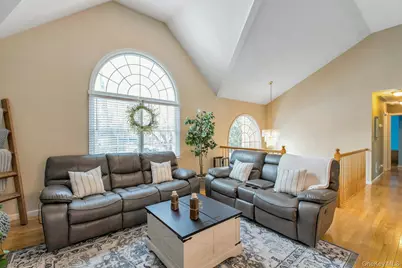 1295 Wilson Place, West Islip, NY 11795 - Photo 7