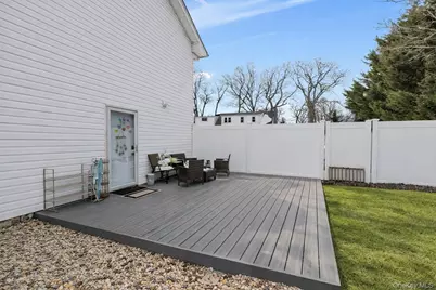 1295 Wilson Place, West Islip, NY 11795 - Photo 21