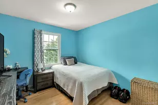 1295 Wilson Pl, West Islip, NY 11795 - Photo 13