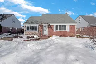 38 Leslie Ln, New Hyde Park, NY 11040 - Photo 1