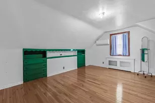 38 Leslie Ln, New Hyde Park, NY 11040 - Photo 13