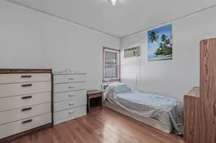 38 Leslie Ln, New Hyde Park, NY 11040 - Photo 9