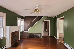 34 Pineview Blvd, Central Islip, NY 11722 - Photo 3