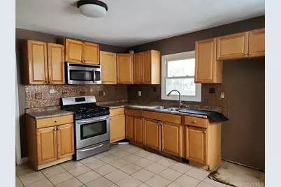 34 Pineview Boulevard, Central Islip, NY 11722 - Photo 9