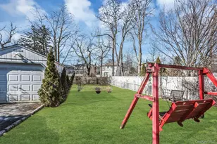 398 Babylon Turnpike, Freeport, NY 11520 - Photo 17