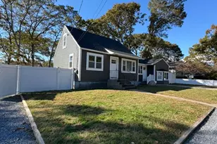 8 Paul Dr, Mastic, NY 11950 - Photo 3