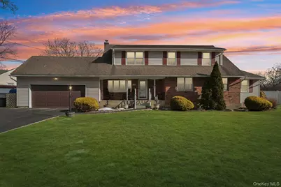 2846 Morgan Drive, Wantagh, NY 11793 - Photo 3