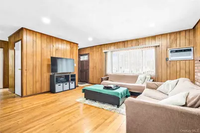 1097 Carll Drive, Bay Shore, NY 11706 - Photo 5