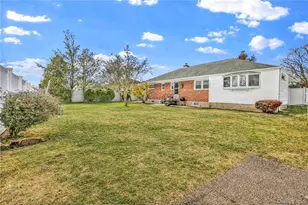 1097 Carll Dr, Bay Shore, NY 11706 - Photo 21