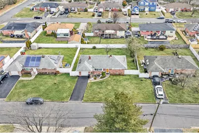 1097 Carll Drive, Bay Shore, NY 11706 - Photo 29