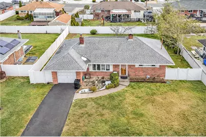 1097 Carll Drive, Bay Shore, NY 11706 - Photo 27