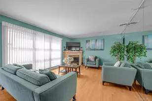 48 Lawrence St, New Hyde Park, NY 11040 - Photo 3