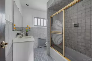 48 Lawrence St, New Hyde Park, NY 11040 - Photo 11