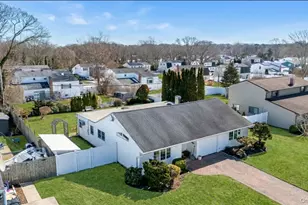 69 Riviera Dr, Selden, NY 11784 - Photo 19