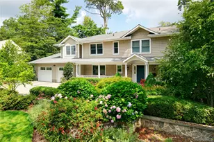110 Birch Dr, East Hills, NY 11576 - Photo 3